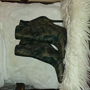 NEVER WORN ♥️  Jessica Simpson Suede Booties